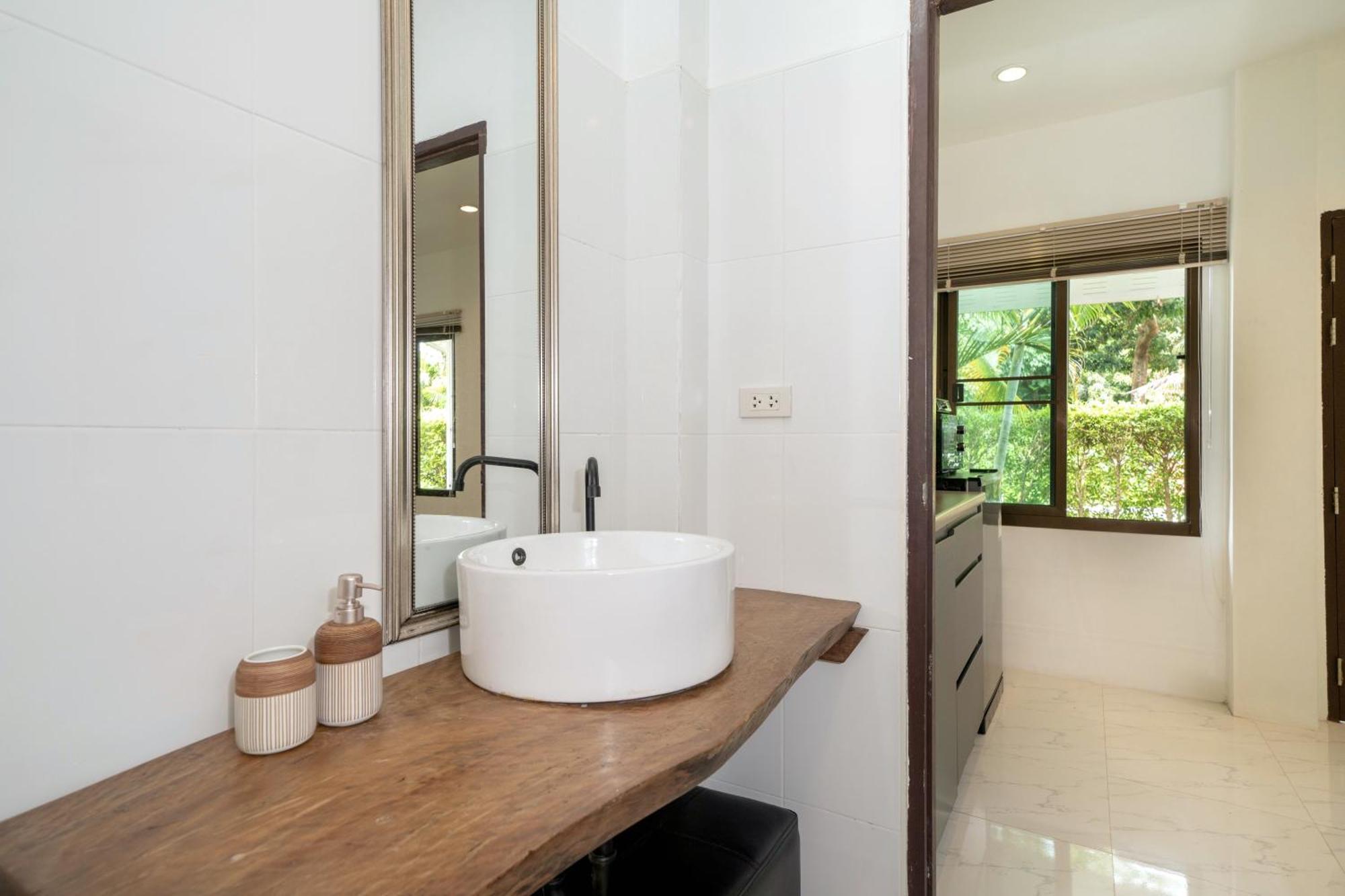 Oxavia Garden Oasis In Nai Harn - Your Private Tropical Garden With 3 Cabins And Jacuzzi Rawai Exteriör bild
